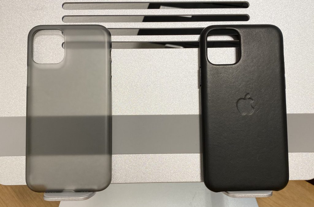 Apple純正レザーケースとパワサポエアージャケットの比較